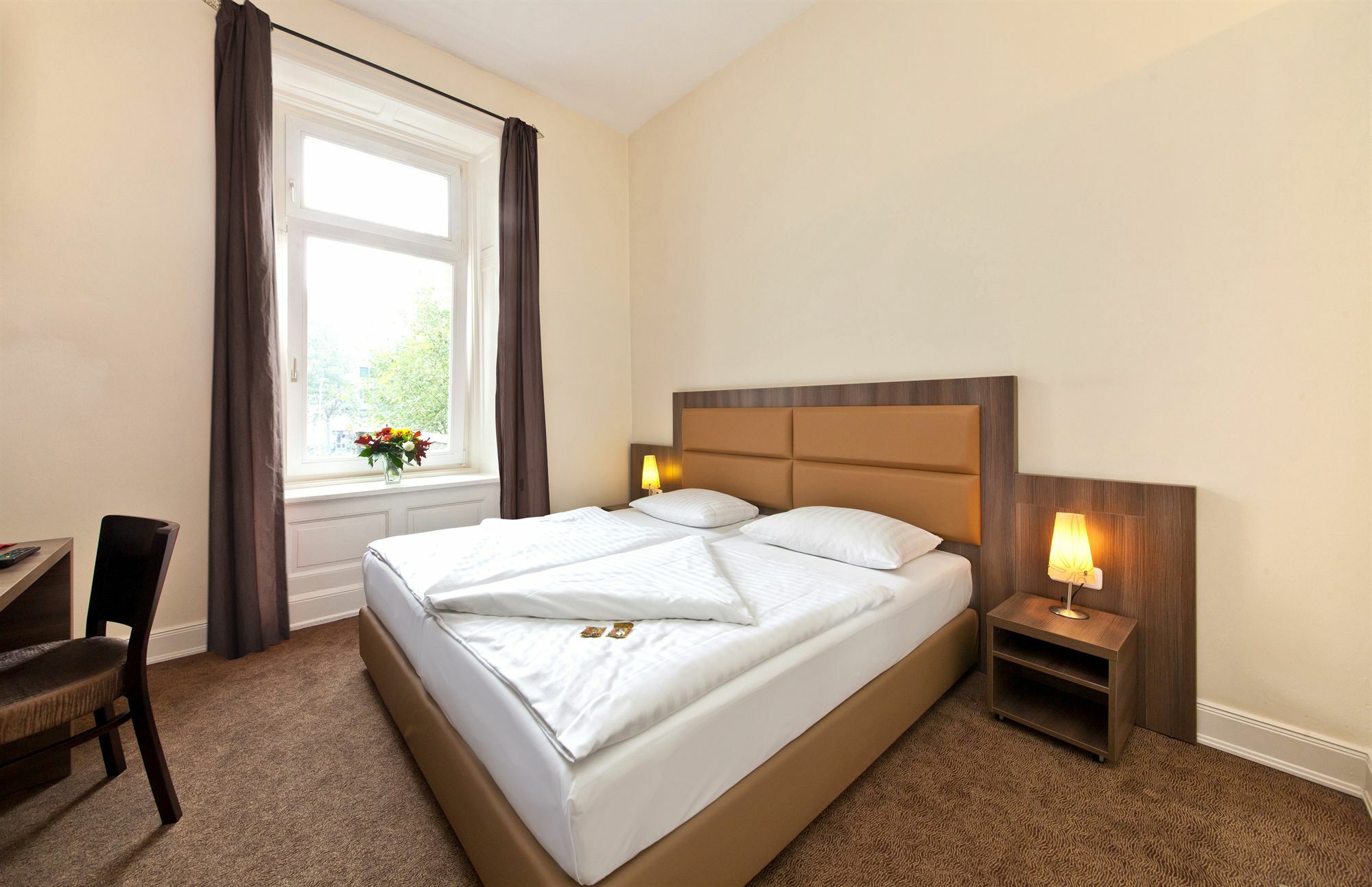 Hotel Koenigshof Hamburg Kültér fotó